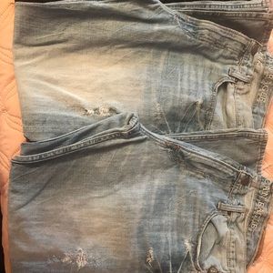 5 pairs of men’s jeans.